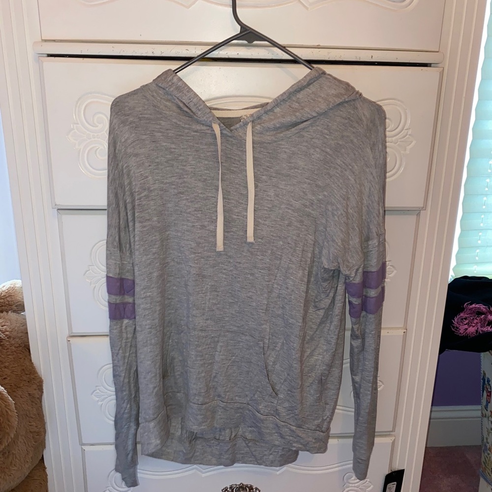 Light grey sweatshirt